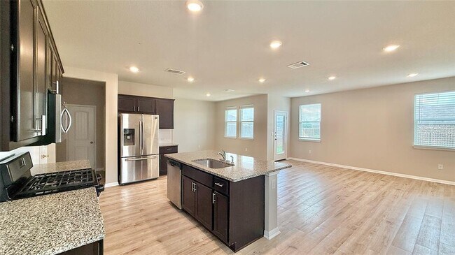 Photo - 521 Otto Ave