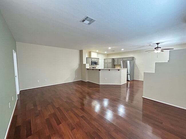 Photo - Gated Townhome 3-Bedrooms 2.5-Bathrooms!