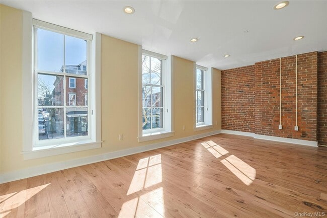 Photo - 19 Main St Unit 2