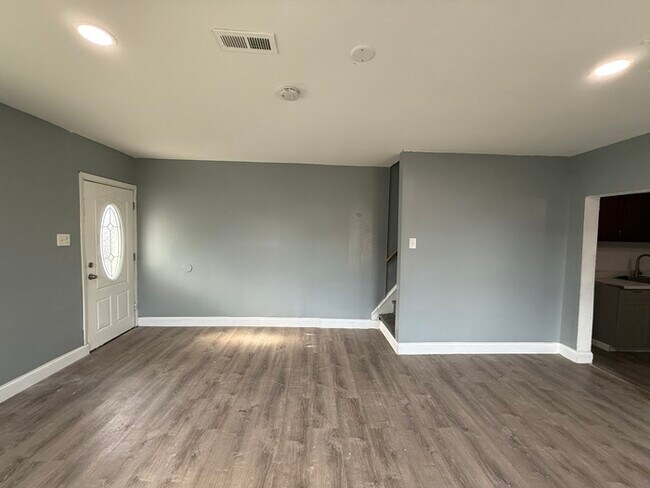 Photo - 519 Graff Ln