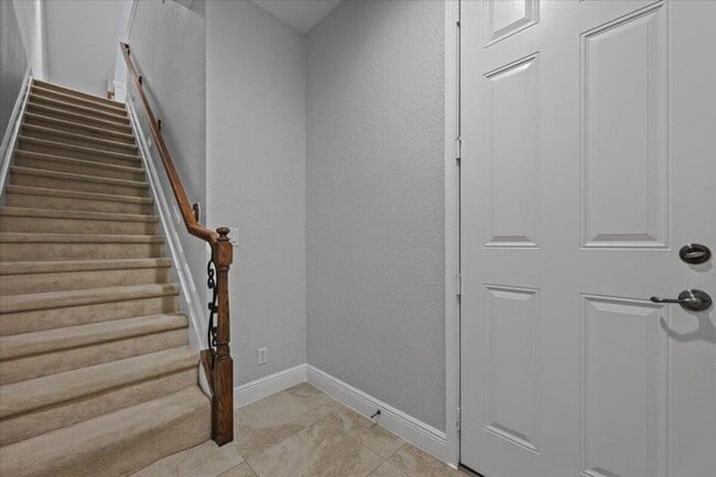 Photo - 4902 Vine Cliff Way E