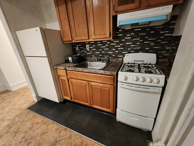 Building Photo - 3531 Pacific Ave Unit Apartment 7