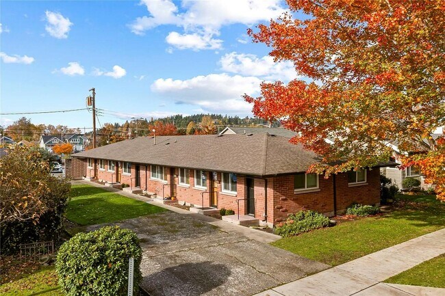 Photo - 808 Ryan Ave