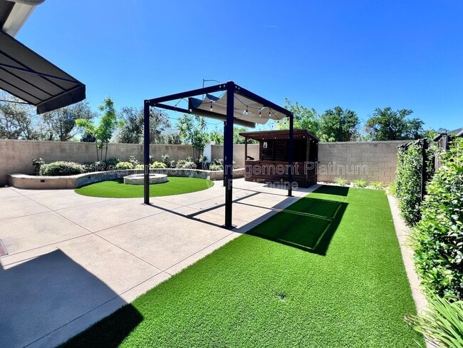 Photo - 2038 N Perry Ln