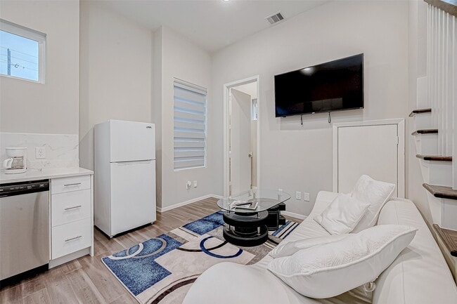Photo - 5722 Cullen Blvd Unit A