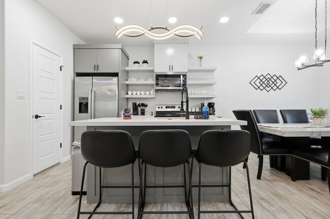 Photo - 1809 Pease St