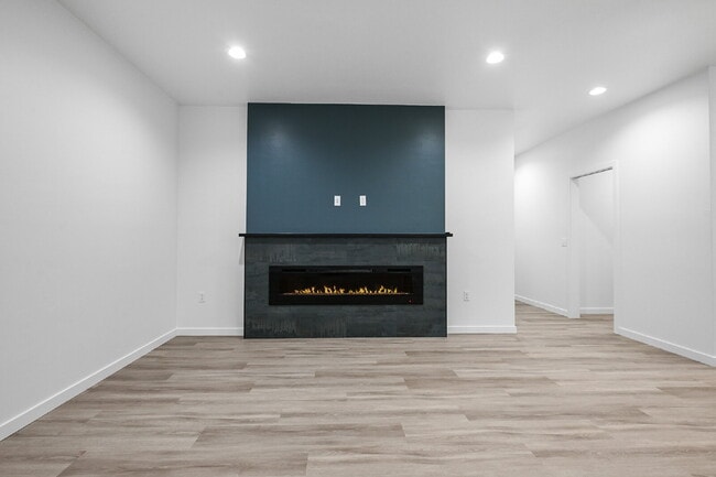 Photo - River View Ave