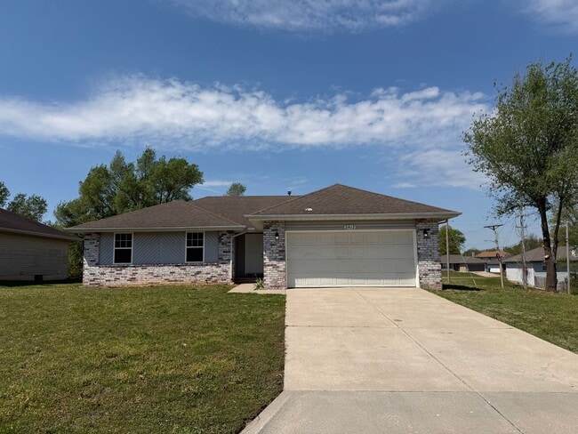 Building Photo - Newly remodeled 3 bedroom house in great area!