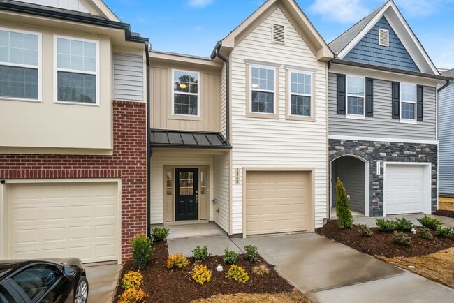 Photo - Beautiful 3 bedroom, 2.5 bath townhome in Shephard's Square!