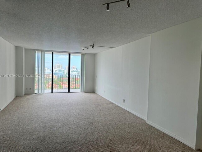 Photo - 18151 NE 31st Ct Unidad 1714 Rental