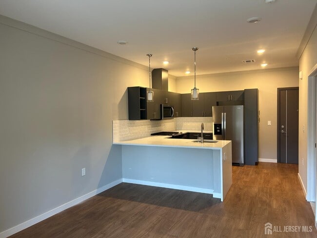 Building Photo - 526 North Ave Unit 319 Rental