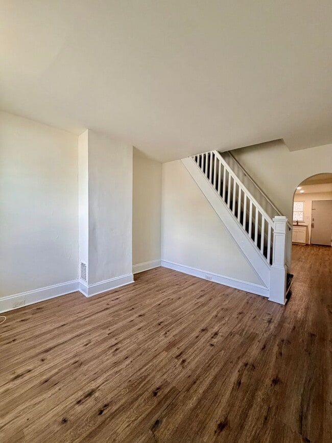 Building Photo - Available Now | Inviting 2-Bedroom Home with Pet-Friendly Living