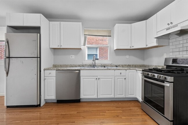 Photo - 5551 Chillum Pl NE