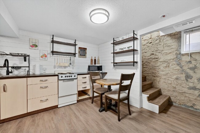 Photo - 1821 6th Ave Unidad C