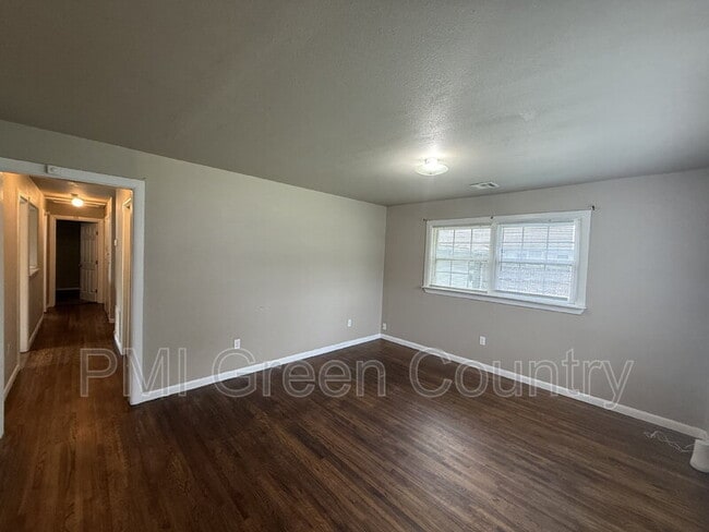 Photo - 1039 E 51st Pl N