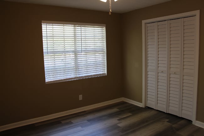 Photo - 697 Coventry Cir Unidad B