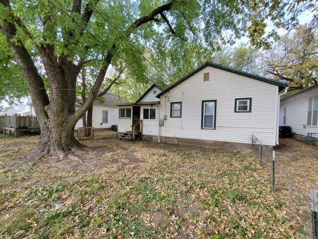 Photo - Cute 2 bedroom with garage & fence in back yard