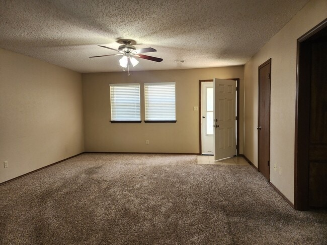 Photo - 7938 NW Crossland Cir Unidad 7938
