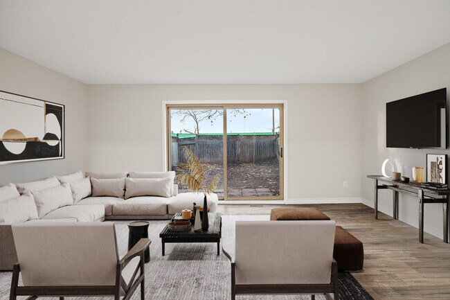 Photo - Roundtree Manor