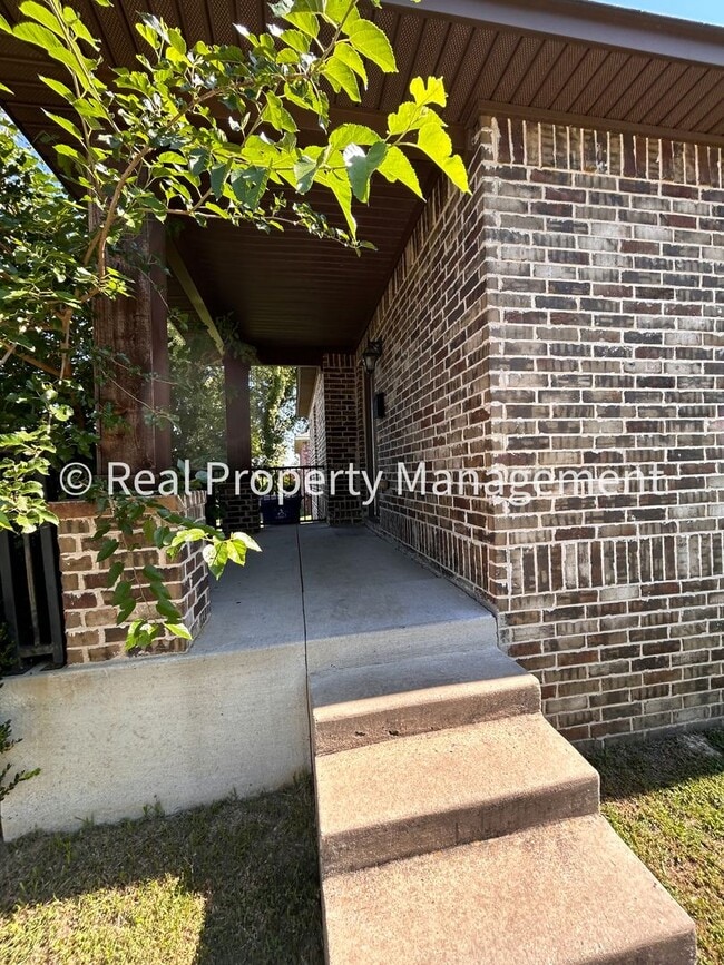 Photo - 324 S 12th St