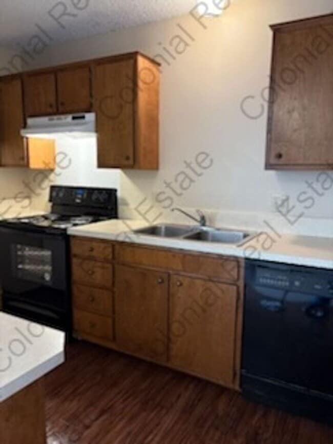 Photo - 1 bed 1 bath apartment w/ On site laundry ...