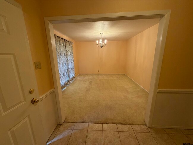 Photo - 1311 Larkspur Ln