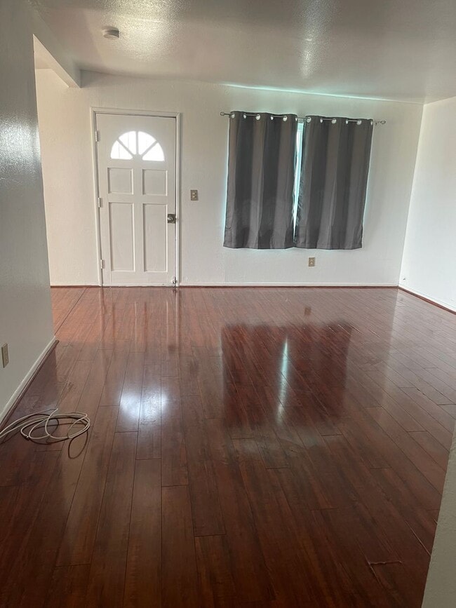 Photo - Three Bedroom Looking for a family