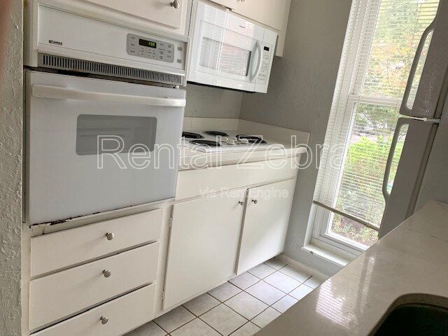 Photo - 1470 Creekside Dr