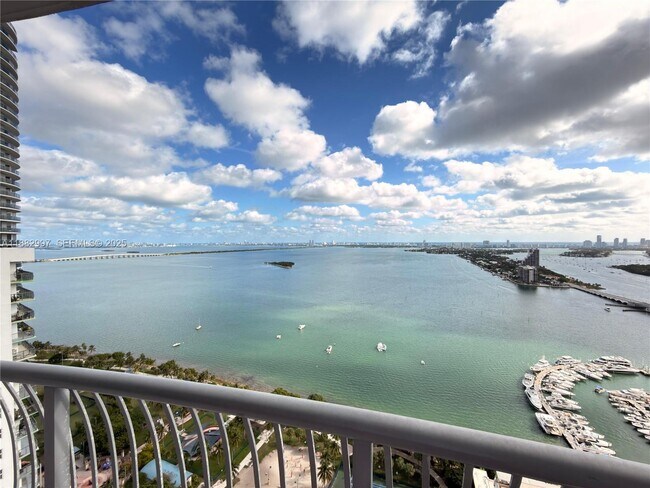 Photo - 1750 N Bayshore Dr Unidad 3801