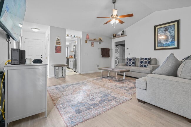 Photo - 309 McKendree Ln