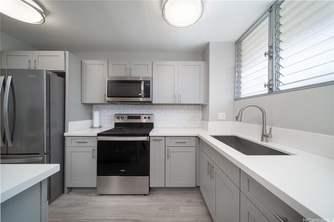 Photo - 1401 Lusitana St