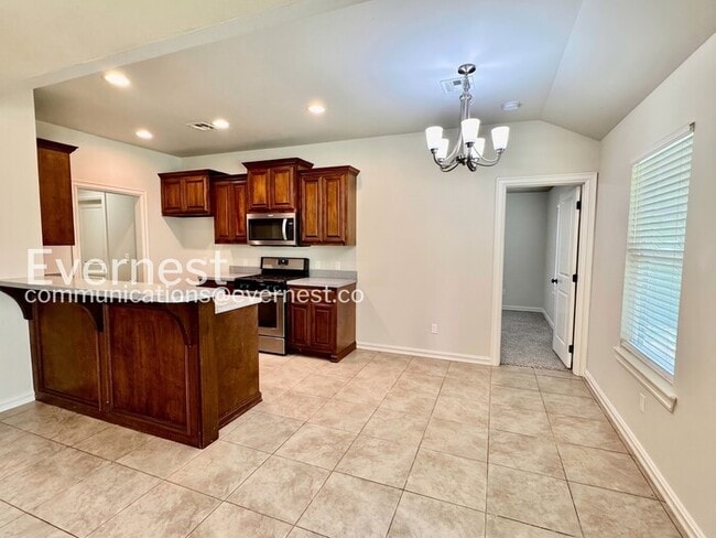 Photo - 124 N Division St