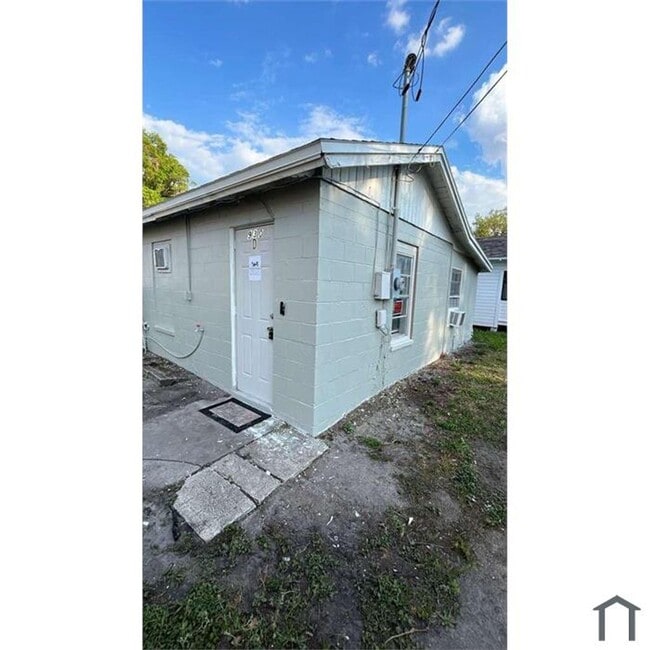 Building Photo - 930 18th St Unit 930 18TH ST D