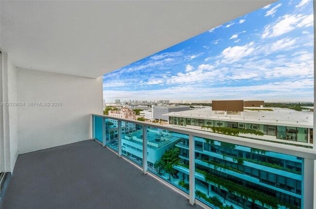 2301 Collins Ave Unit 1030