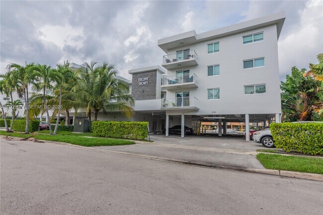 Photo - 3755 NE 167th St Unidad 6