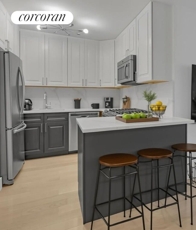 Photo - 301 E 87th St