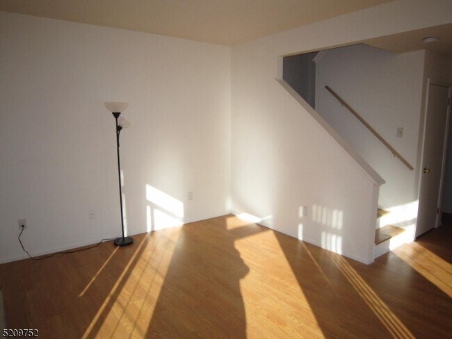 Photo - 2 Birchwood Rd