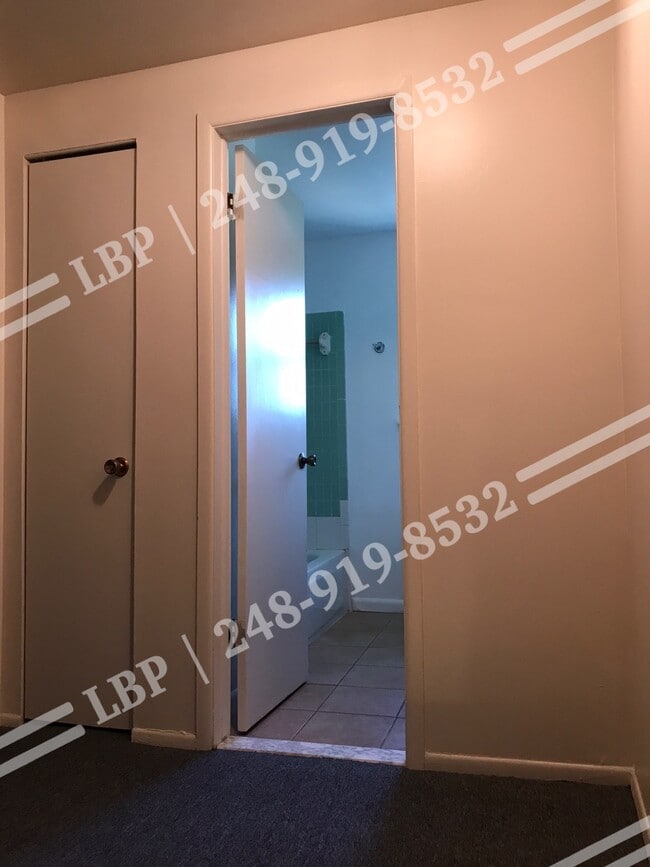 Photo - 5925 Inkster Rd