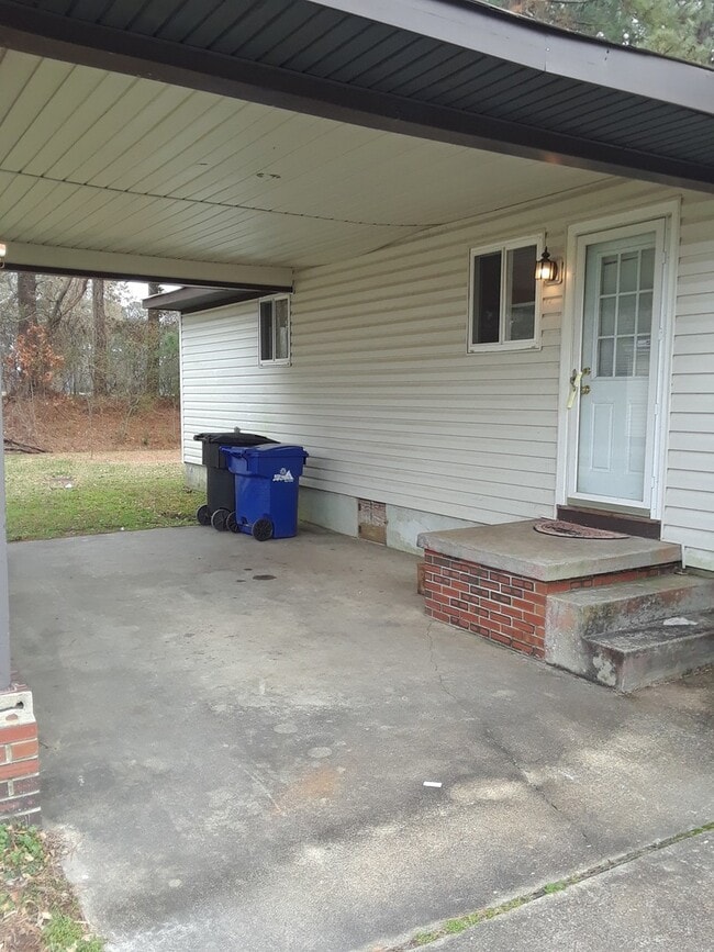Photo - 545 McLean St