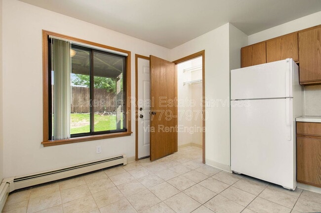 Building Photo - 2912 Earle Ave SW Unit 1