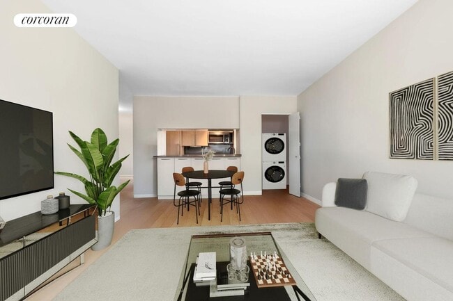 Photo - 157 E 32nd St