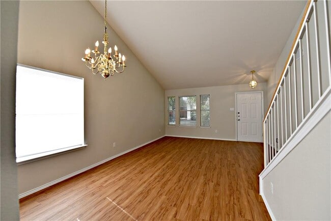 Photo - 507 Calcite Cove