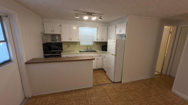 Photo - 440 Maddock St Unidad 2