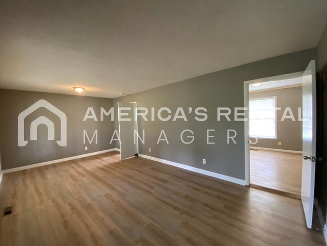Photo - Home for Rent in Huntsville! Minutes from Downtown & Bridge Street Town Centre! AVAILABLE NOW!
