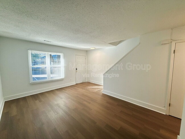 Photo - 258 Fleming Rd