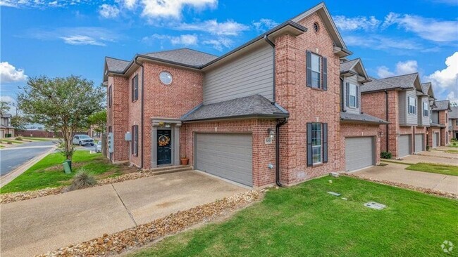 Building Photo - 1425 W Villa Maria Rd Rental