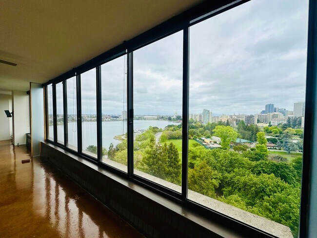 Photo - Luxury 12th Floor Corner 1bd/2bath w/Incredible Lake Merritt Views and a Home Office