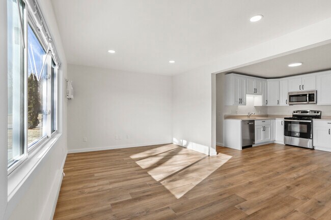 Photo - 117 Washburn Rd
