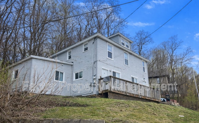 Building Photo - 103 Locust St Unit 1