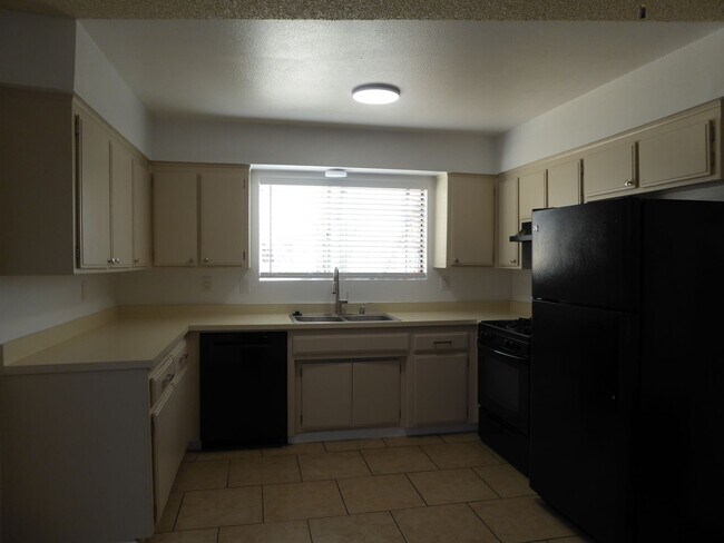 Photo - 824 Capehart Ct Unit C